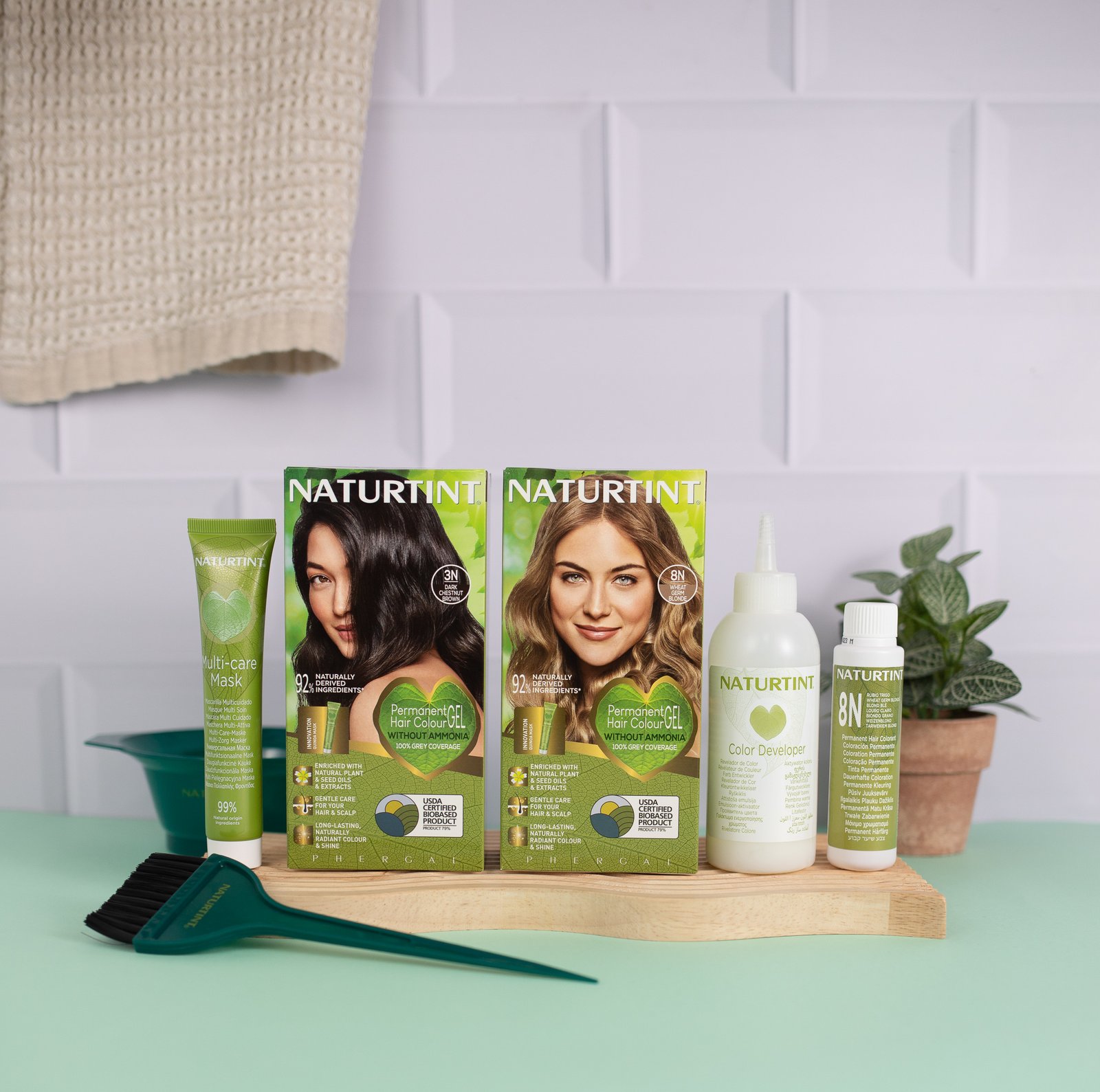 Το σετ Naturtint: χρωστική, γαλάκτωμα, μάσκα περιποίησης και βούρτσα εφαρμογής